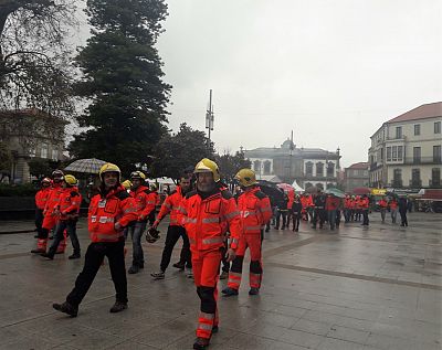 2017-12-29 ProtestaBombeirosComarcaisPontevedra07.jpeg
